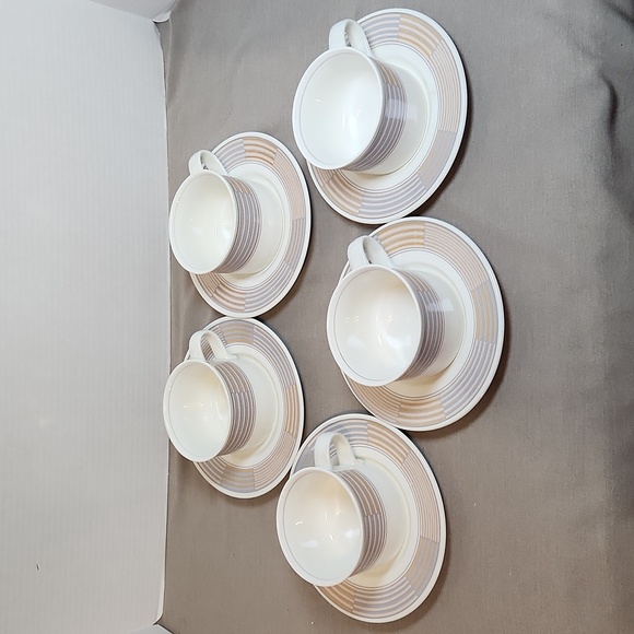 Mikasa Intaglio Tracing Cups & Saucers CAC06 - Picture 1 of 5